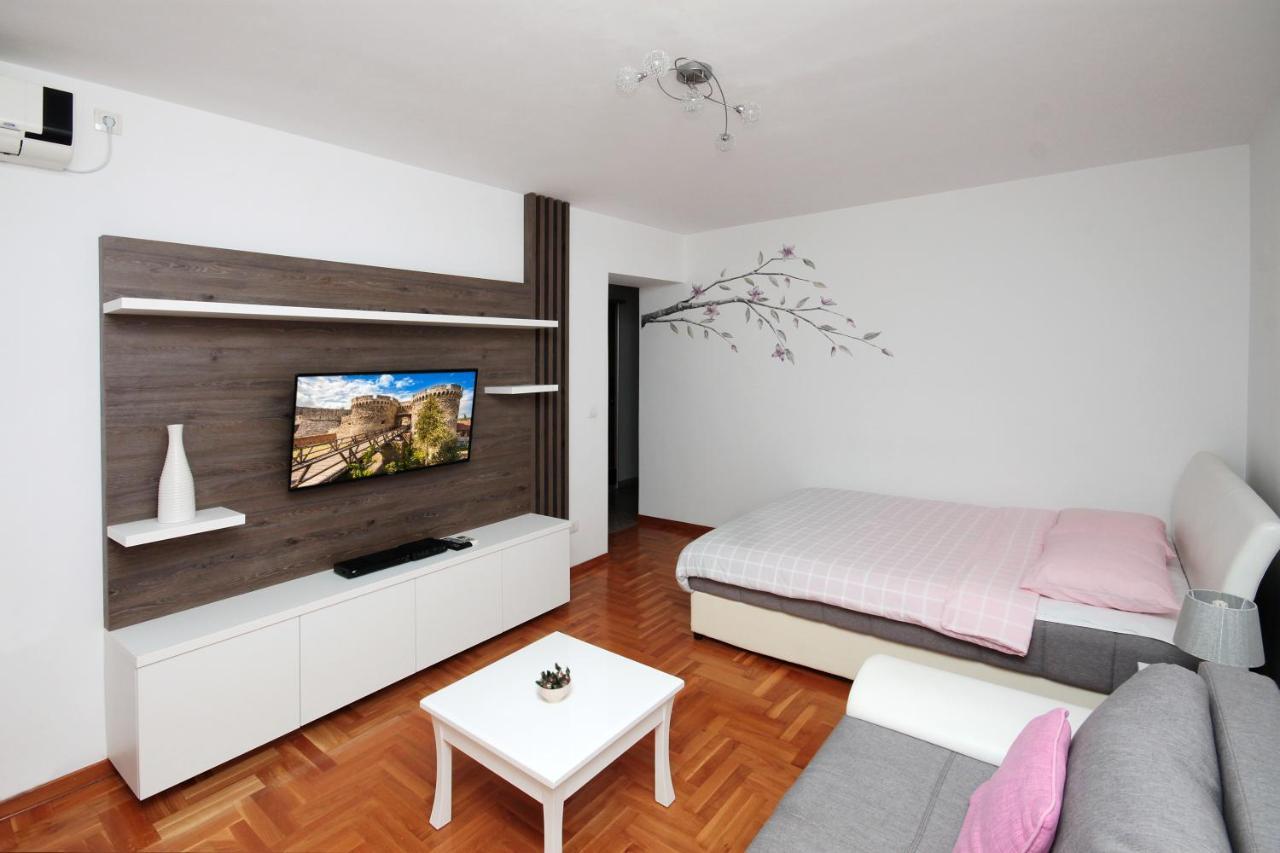 Apartment Lilly Белград Экстерьер фото